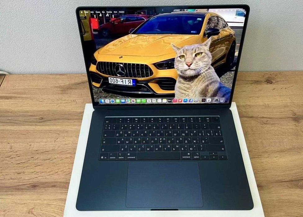 Apple MacBook Air 15 2025, M4 16/256 ГБ