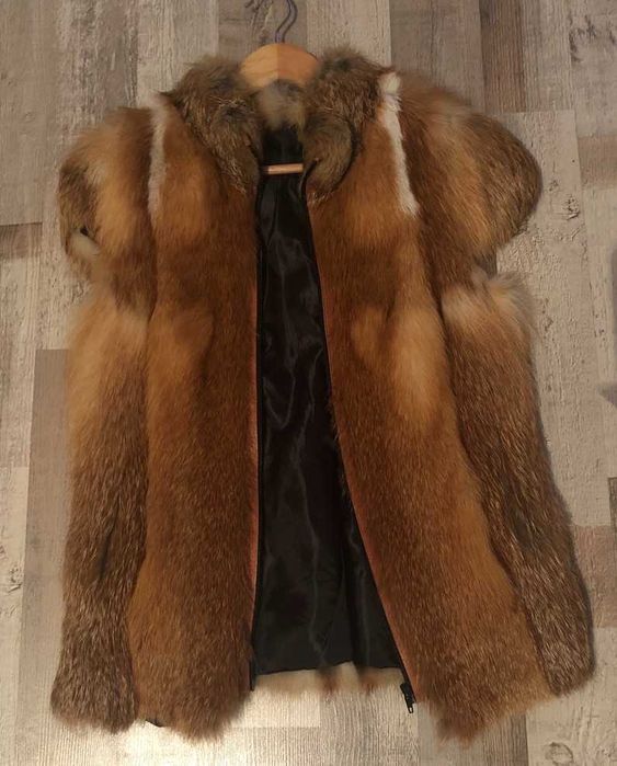 Жилет з натуральної лисиці
