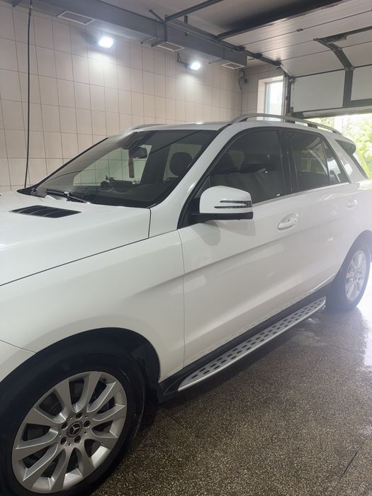 Автомобіль Mercedes GLE 250