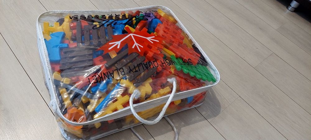 Klocki konstrukcyjne wafle/gospodarstwo duże różne elementy z różnych