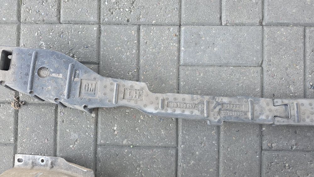 Belka zderzaka tył Opel Astra H kombi