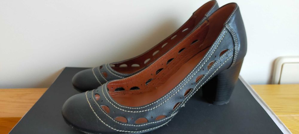 High-Heeled Shoes