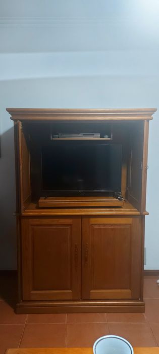 Movel TV ceregeira como novo