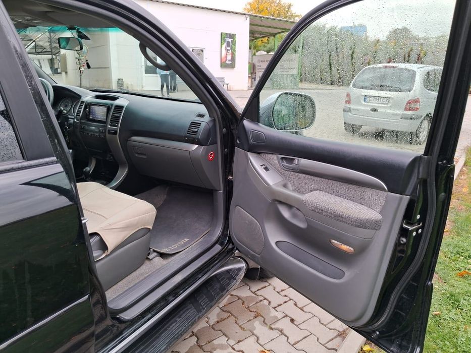 Автомобіль Toyota Land Cruiser Prado
