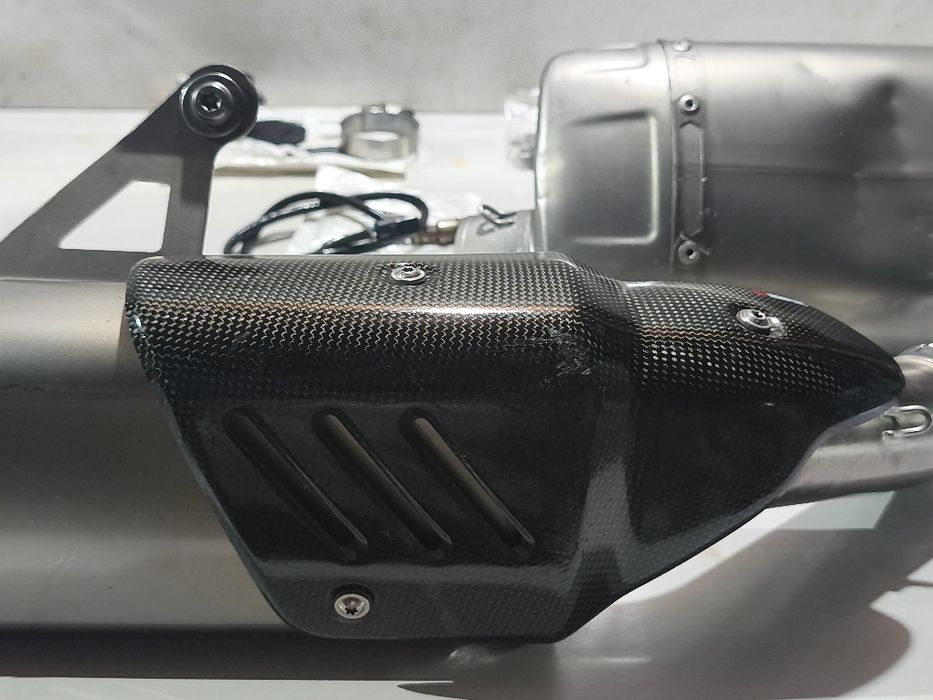 Akrapovic  euro 5 Yamaha R7  / MT 07