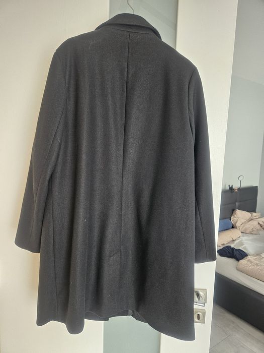 Płaszcz czarny damski prosty