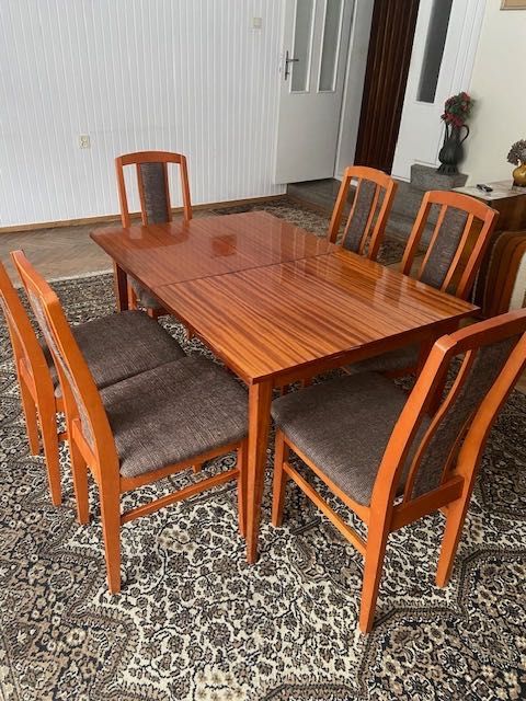 Stół rozkładany prostokąt z 6 krzesłami -tapicerka c. brąz,