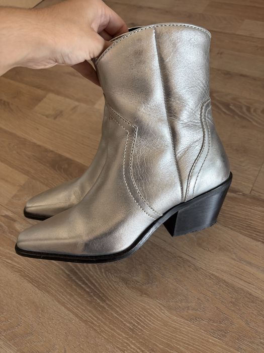 Bota prateada pele n36