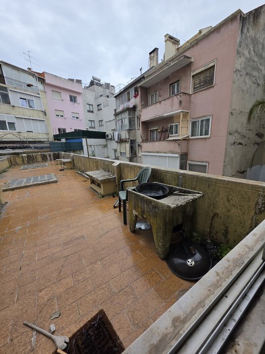 Apartamento T2 com Terraço – Santos ao Rego, Avenidas Novas