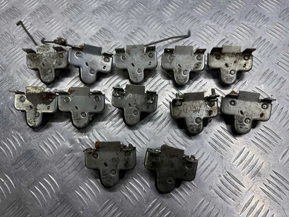 Замок крышки багажника Opel Astra G Vectra Omega 90457255