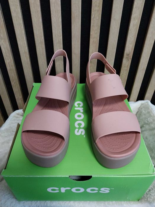 Crocs sandałki r.  W8 38 pudrowy różowy