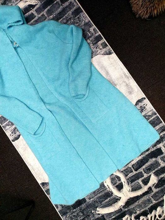 Sweter typu kardigam z kapturem w pięknej mięcie 38 do 48  oversize
