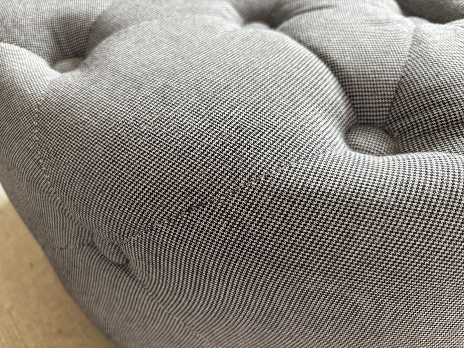 Banco/puff capitonê