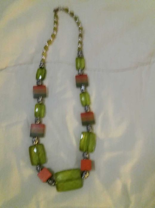 Colares novos - Marcas Conhecidas - 2€ cada