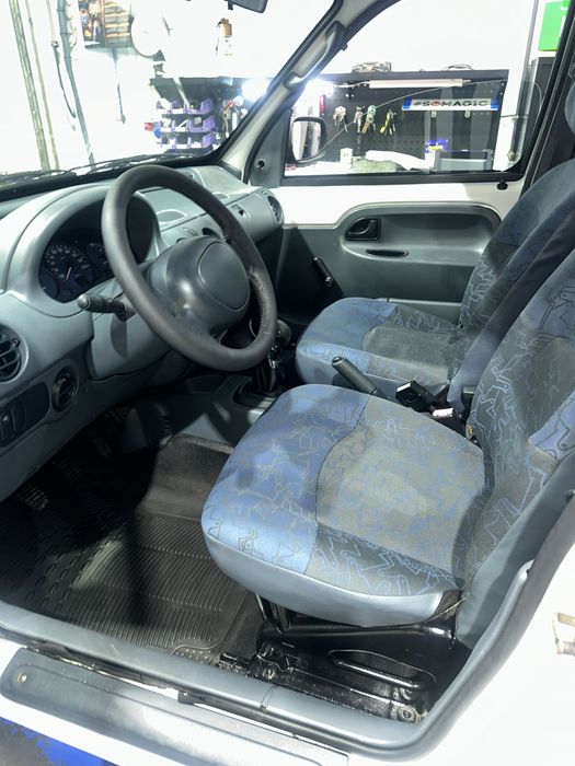 Renault kangoo comercial