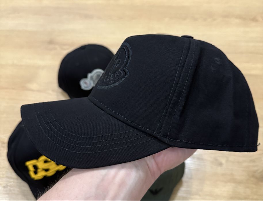 Кепка Розпродаж dsq2 armani ea7