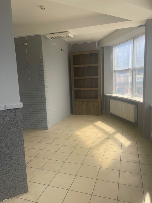 Сдам в оренду фасадне приміщення  82м.кв - View 4