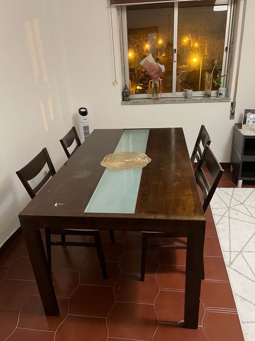 Mesa marrom 4 cadeiras
