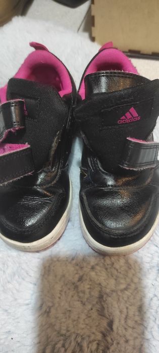 Tênis adidas pra criança