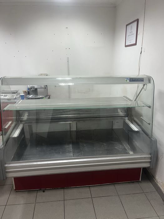 Холодильна вітрина
