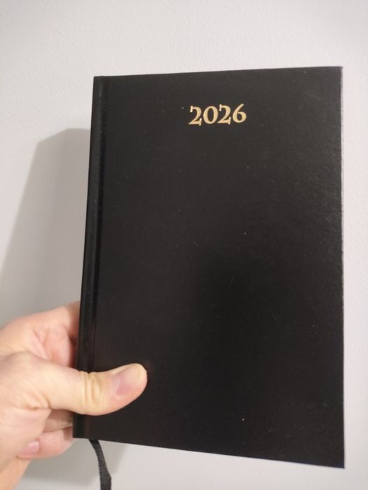 Kalendarz książkowy B5 2026 Artsezon czarny  terminarz