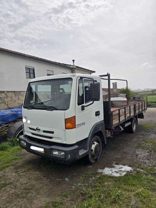 Nissan Atleon Bom Estado