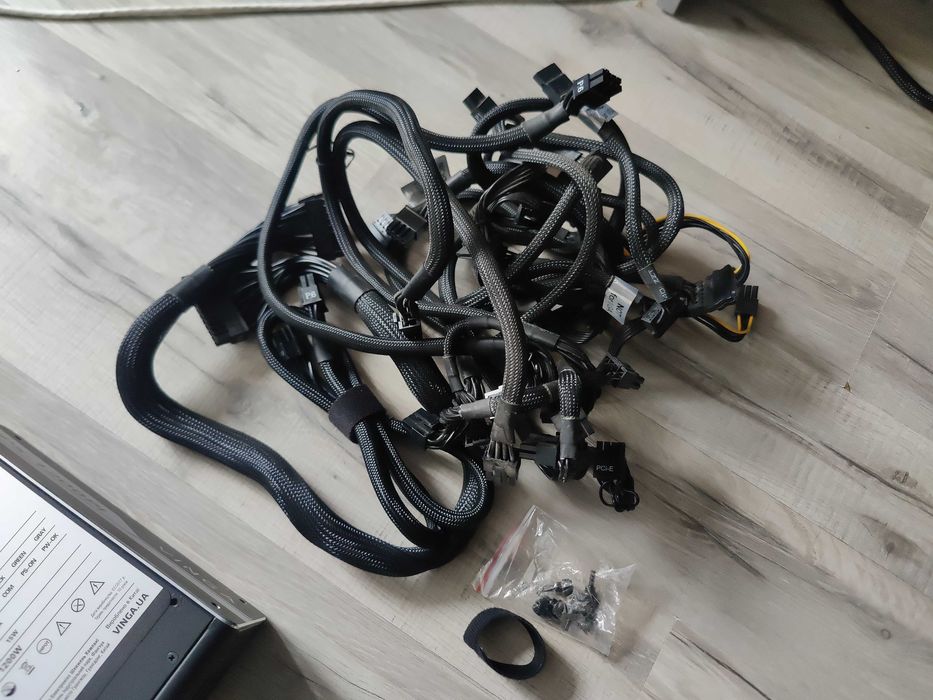 Блок живлення Vinga 1200W (VPS-1200Pl) в ідеальному стані БП Пк