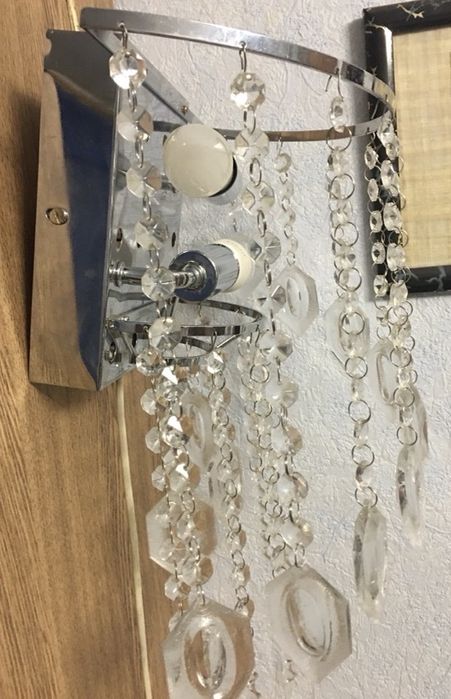 Красиве кришталеве настінне бра