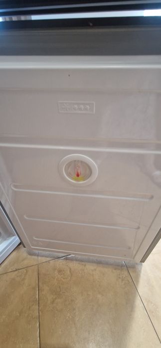 Lodówka Indesit model  LR8S2XB