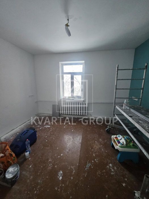 Одноповерховий будинок з ділянкою 9 соток | Гараж та сарай