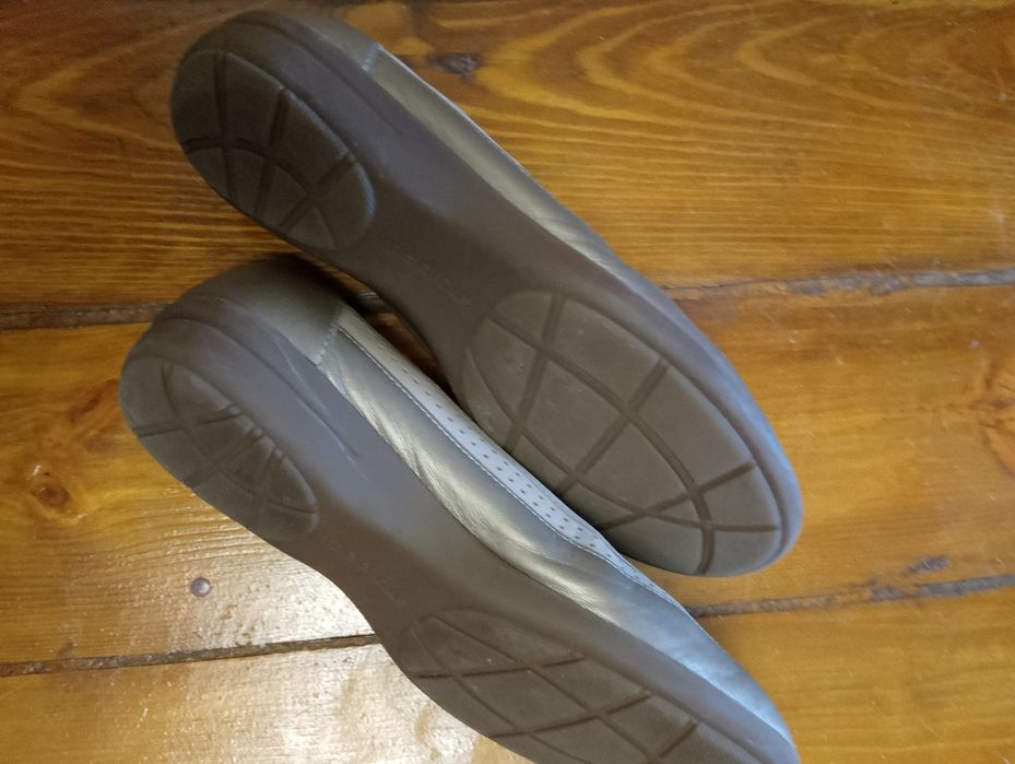 Балетки шкіряні жіночі