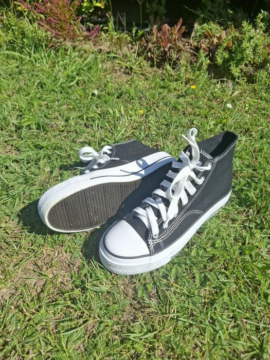 Nowiutkie buty trampki firmy Sprandi