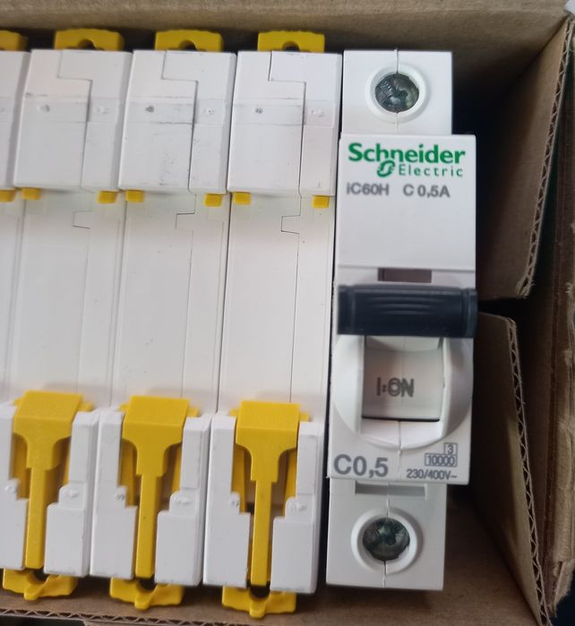Schneider  0.5А 1Р автоматичний вимикач