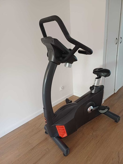 Rower stacjonarny Smooth Fitnes Momentum UB5