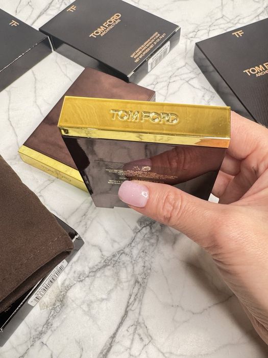 Пудра компактна доя обличчя Tom Ford 01