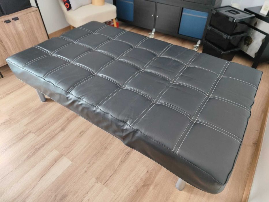 Sofa preto em pele