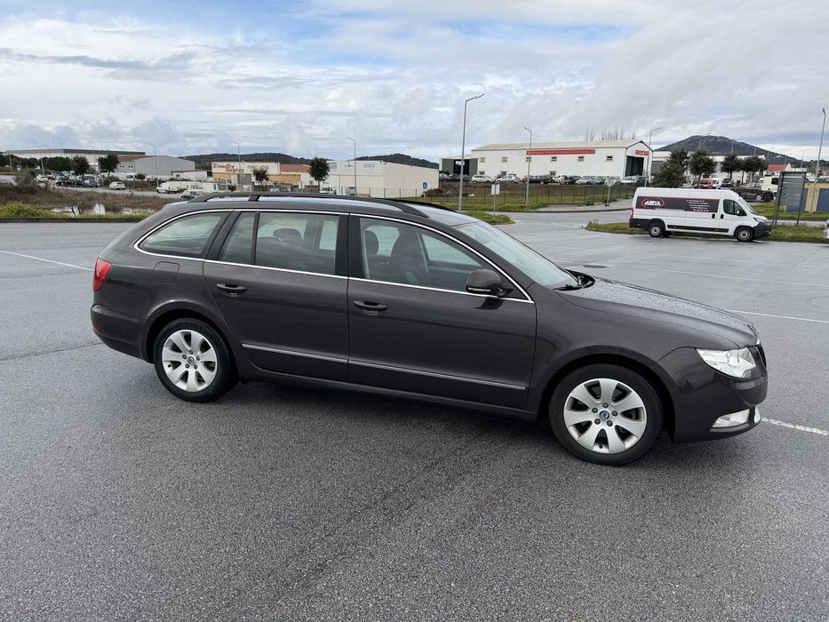 SKODA SUPERB SW 118000 kms 2011 1 registo