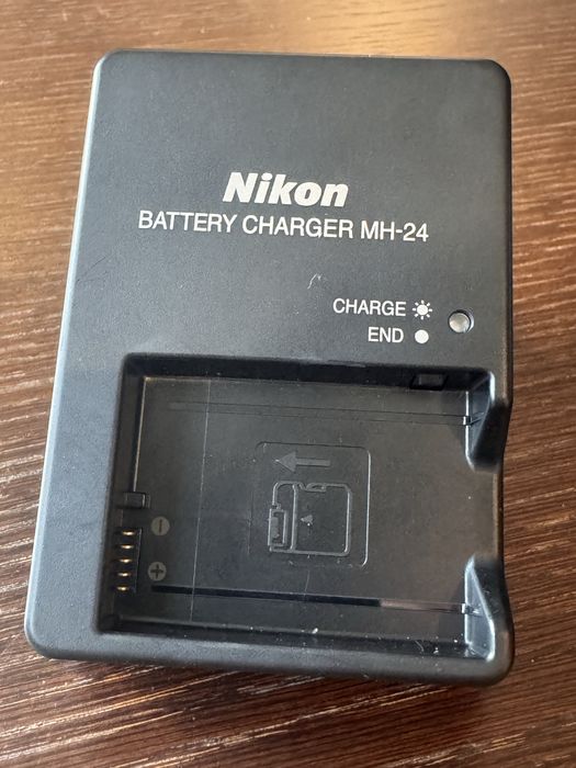 Nowy Nikon D3500 + 3 obiektywy + ładowarka + torba – zestaw