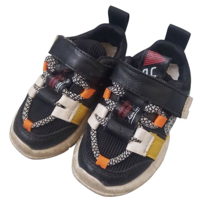 Взуття Туфлі Ботінки Кросівки Сапоги Босоніжки