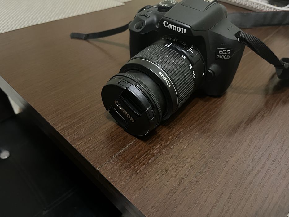 Фотоапарат Canon EOS 1300D