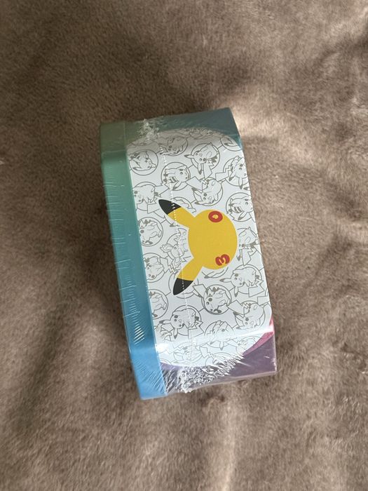 Pokémon TCG Sylveon EX Tin – 30th Anniversary