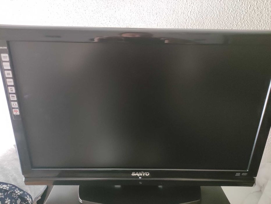 TV LCD sanyo com Dvd