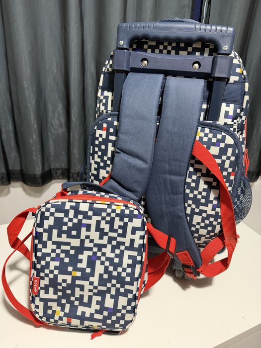 Mochila Rodinhas e Lancheira