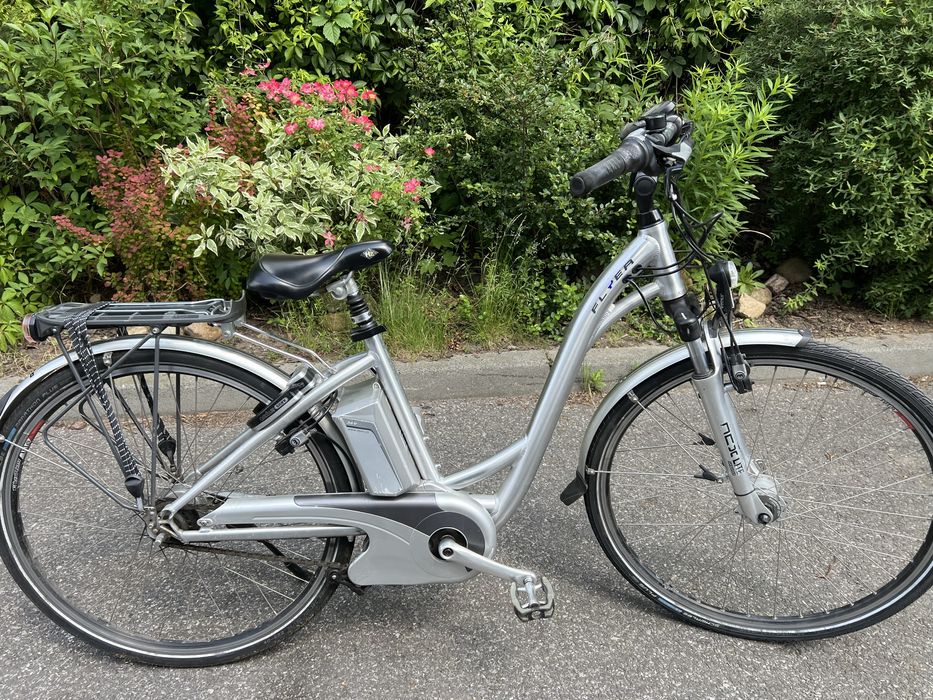 Szwajcarski rower elektryczny FLYER 36V z uszkodzoną bateria 12AH / B