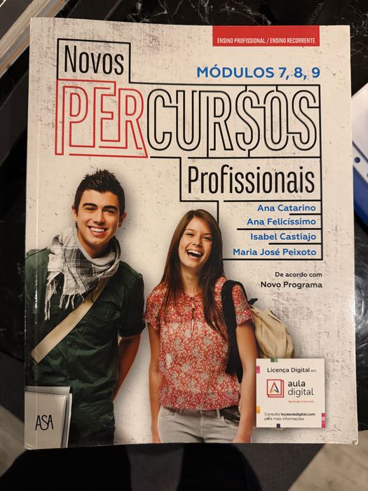 Livros escolares impecáveis