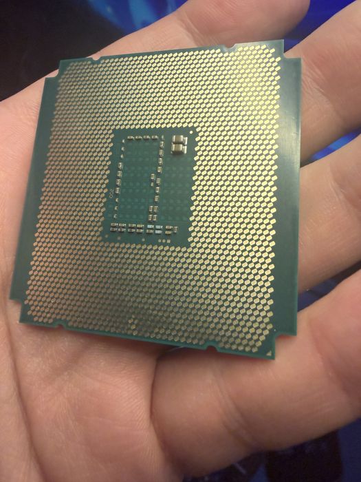 Intel Xeon E5 2699 v3 18c/36t