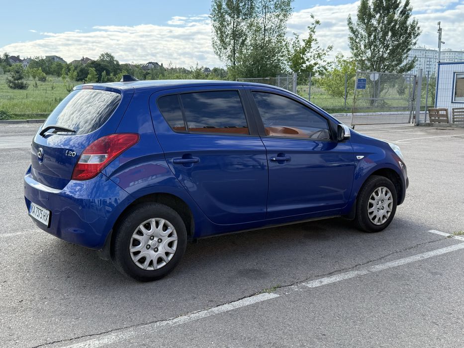 Huyndai i20 авто