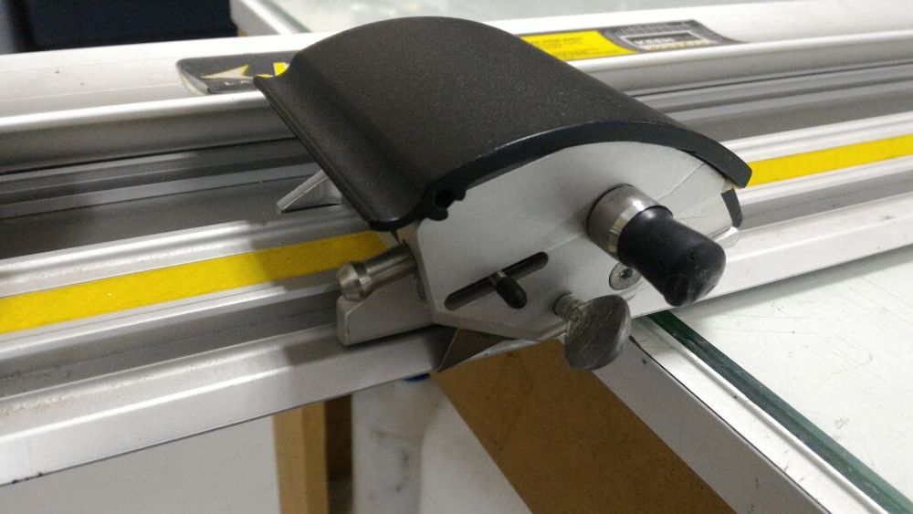 Guilhotina Horizontal 310 cms Javelin para publicidade como nova