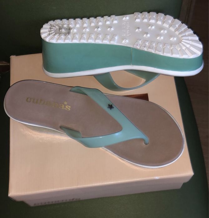 Sandálias cubanas novas 39 na caixa