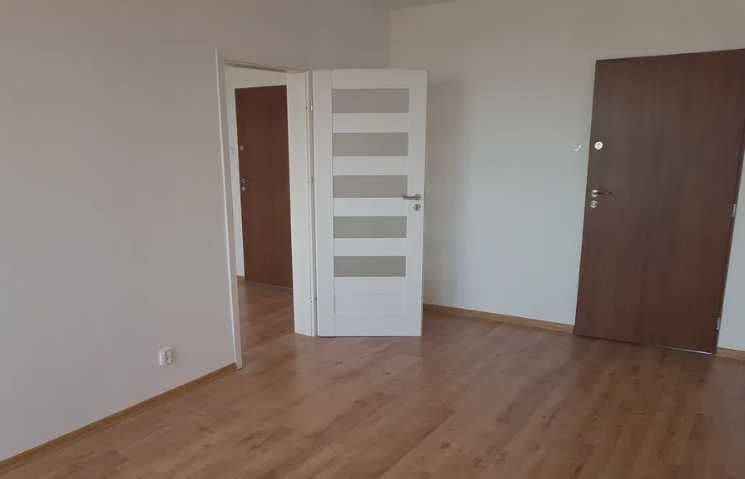 Ursus biurowiec, lokale od 14 do 100 m2